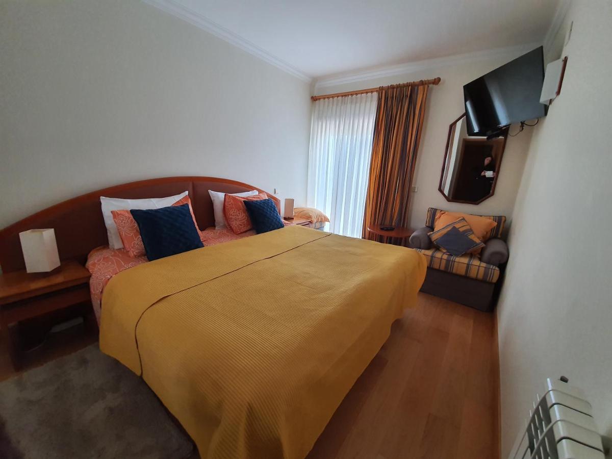 Nazare Apartamento Em Frente Ao Mar Bagian luar foto