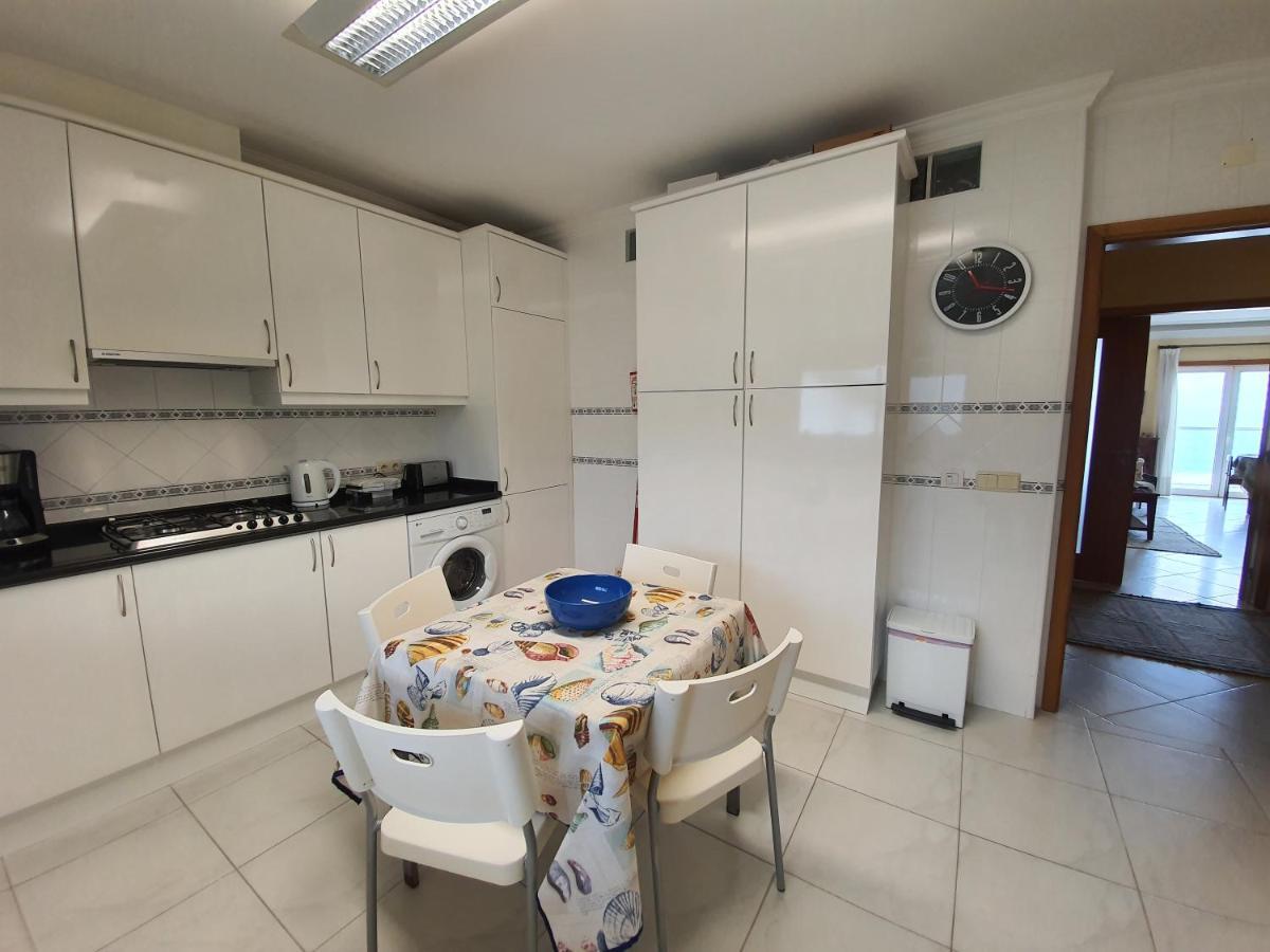 Nazare Apartamento Em Frente Ao Mar Bagian luar foto