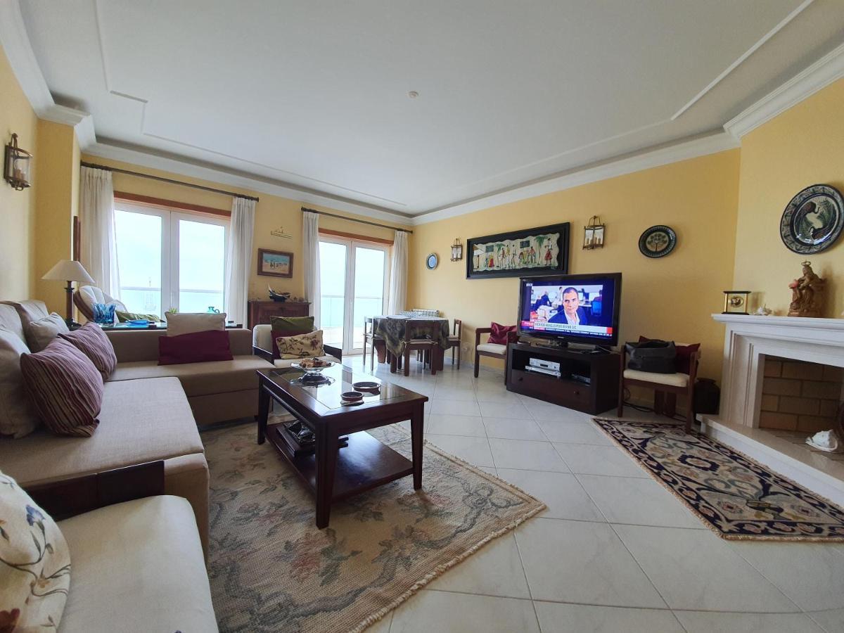 Nazare Apartamento Em Frente Ao Mar Bagian luar foto