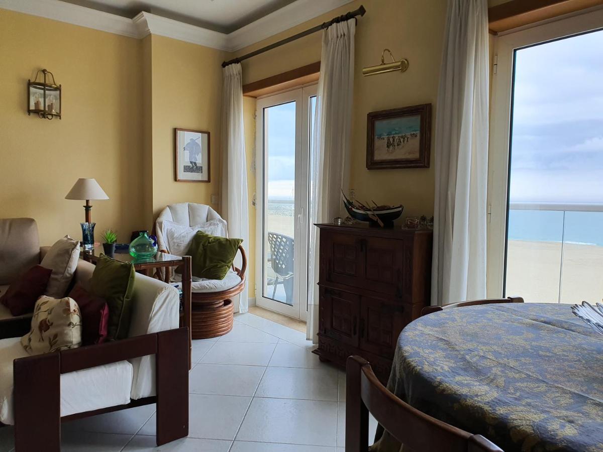 Nazare Apartamento Em Frente Ao Mar Bagian luar foto